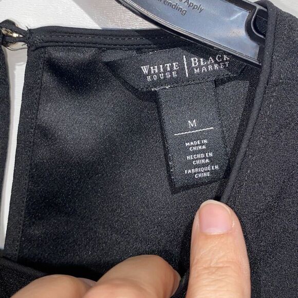 White House Black Market Women's Black Keyhole Back Sleeveless Blouse Medium - Picture 4 of 8